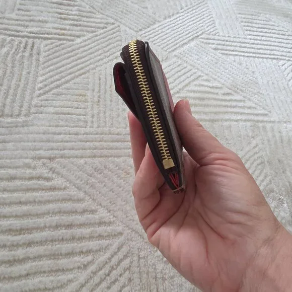 Louis Vuitton Card & Coin Holder with key chain - Picture 6 of 13